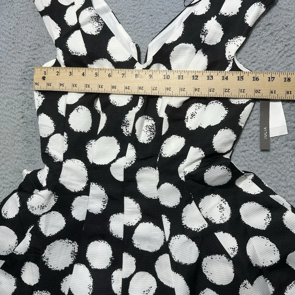 Julia Jordan Women's V Neck Extended Shoulder Polka Dot Fitflare Size 6‎ Pin Up